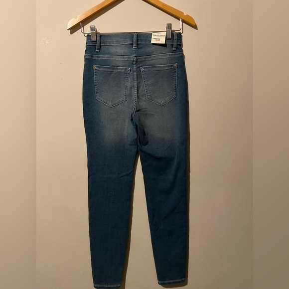 Light Wash Blue Ankle Jeans - Picture 2 of 3